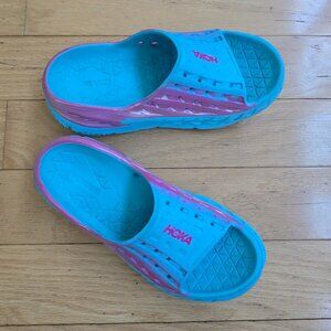 Hoka One One | Recovery pastel blue pink Sporty recovery slide sandals | KIDS 4